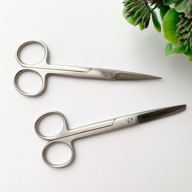 #2681 Dressing Scissor for nursing and hospitals staff